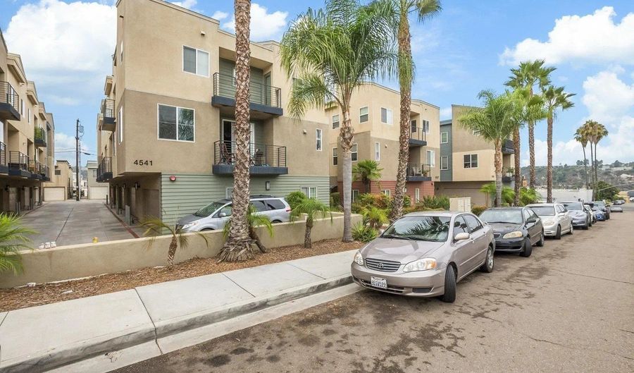 4541 Rainier Ave 13, San Diego, CA 92120 - 3 Beds, 4 Bath