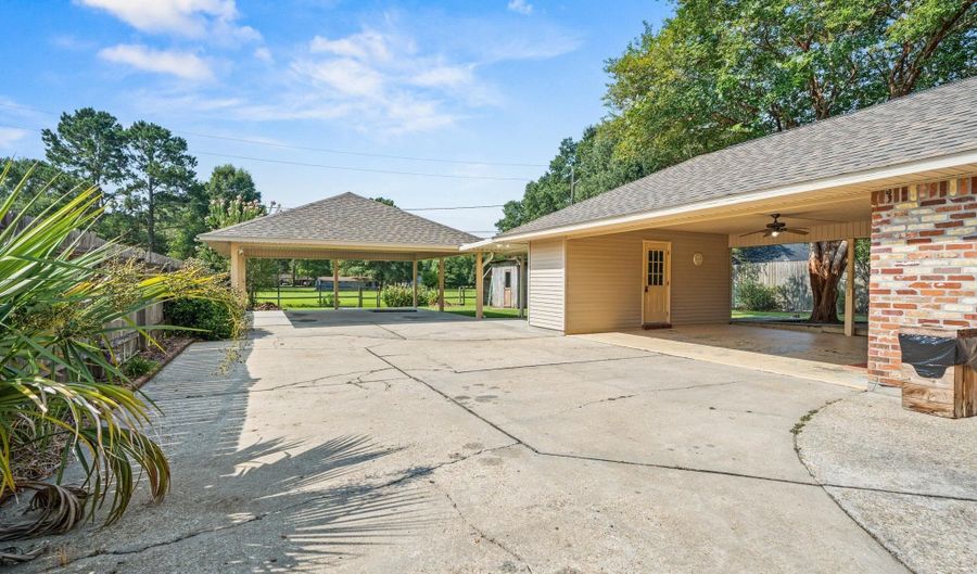 12218 Morganfield Ave, Baton Rouge, LA 70818 - 3 Beds, 2 Bath