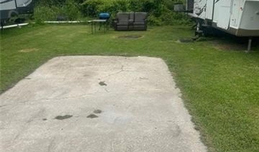 108 WINDMILL Ln, Belle Chasse, LA 70037 - 2 Beds, 1 Bath