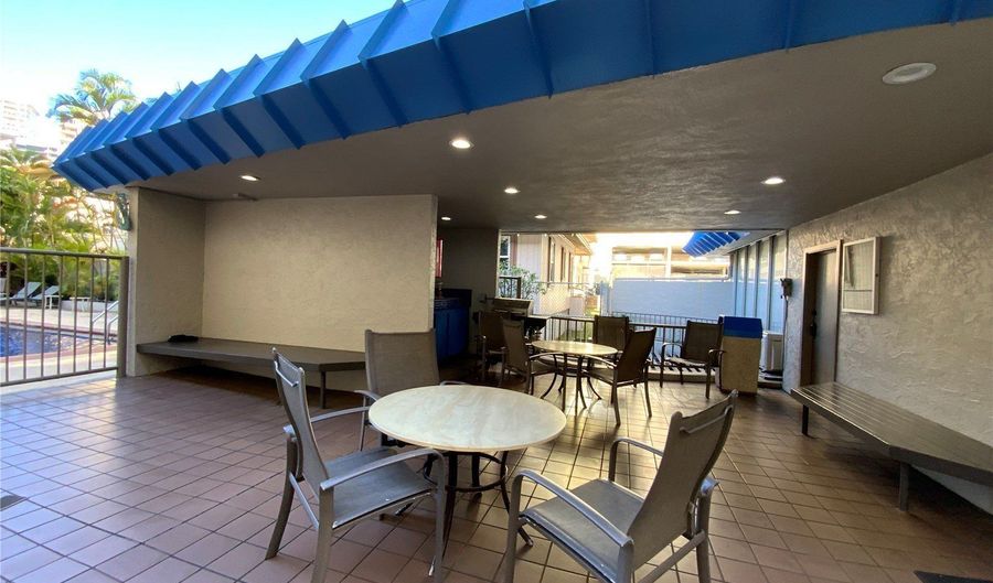 1535 Pensacola St 209, Honolulu, HI 96822 - 1 Beds, 1 Bath