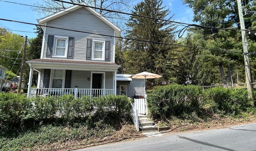 708 Friedensburg Rd, Reading, PA 19606 - 3 Beds, 2 Bath