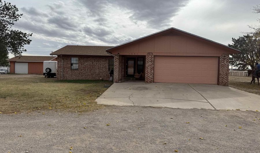 1011 Painted Pony Ln, Artesia, NM 88210 - 4 Beds, 2 Bath