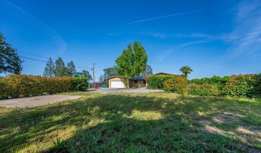 19250 Hill St, Anderson, CA 96007 - 3 Beds, 3 Bath