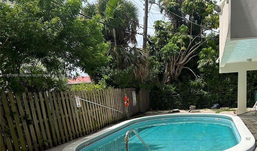 1020 94th St 202, Bay Harbor Islands, FL 33154 - 1 Beds, 2 Bath
