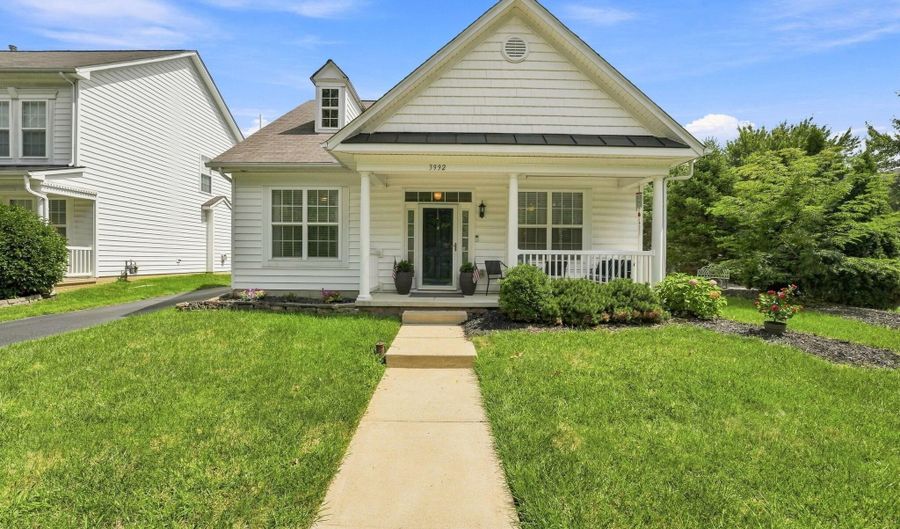 3992 Trade Royal Crossing Dr, Columbus, OH 43230 - 3 Beds, 2 Bath