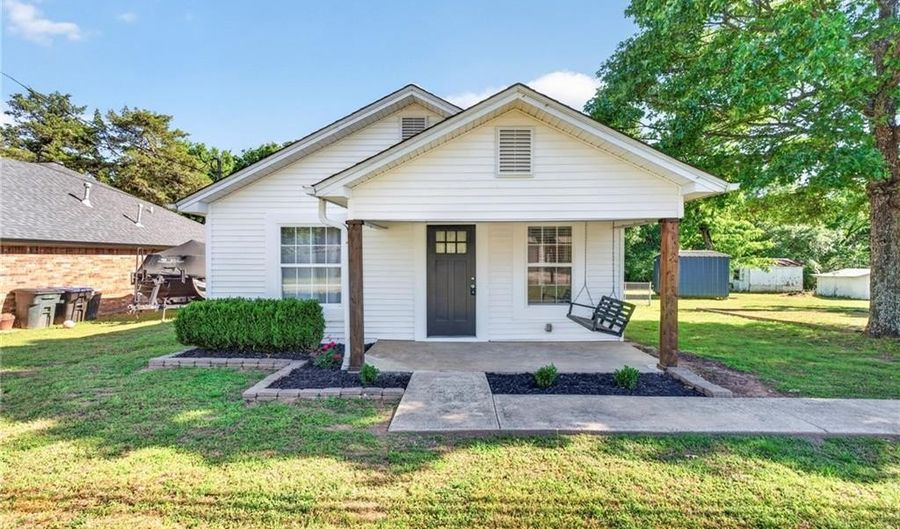 715 Maple Shade, Alma, AR 72921 - 3 Beds, 1 Bath