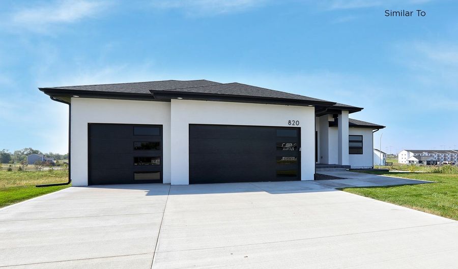 468 NE Monarch Dr, Polk City, IA 50226 - 5 Beds, 4 Bath
