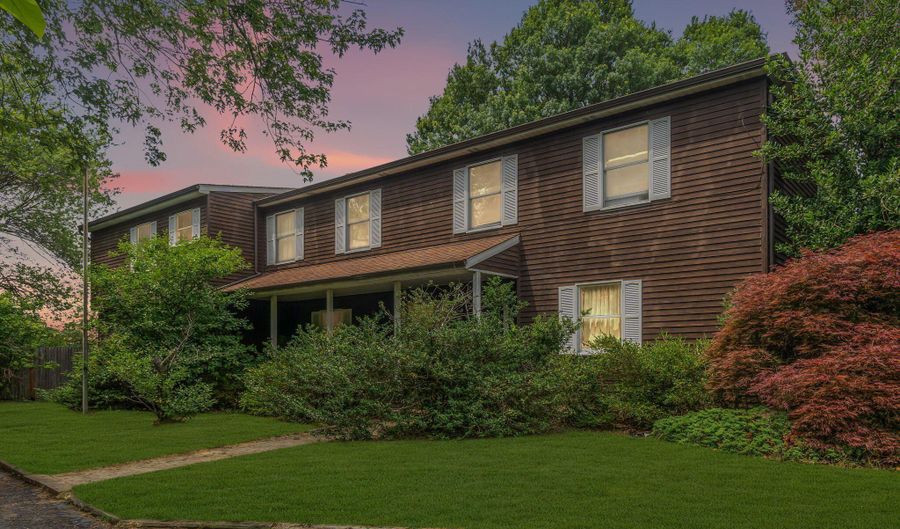 210 Church St, Belford, NJ 07718 - 4 Beds, 3 Bath