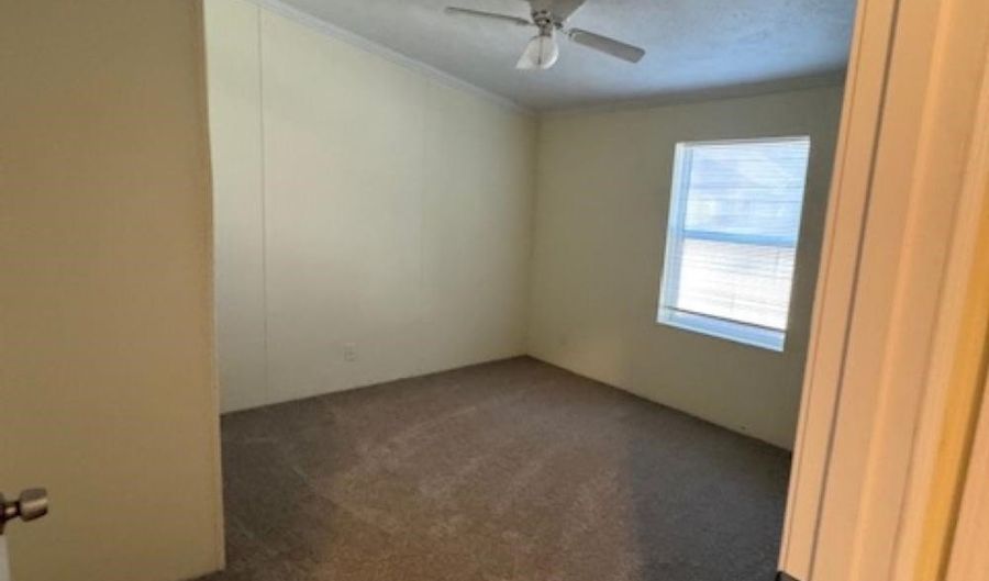 1110 Osage St, Augusta, KS 67010 - 4 Beds, 3 Bath