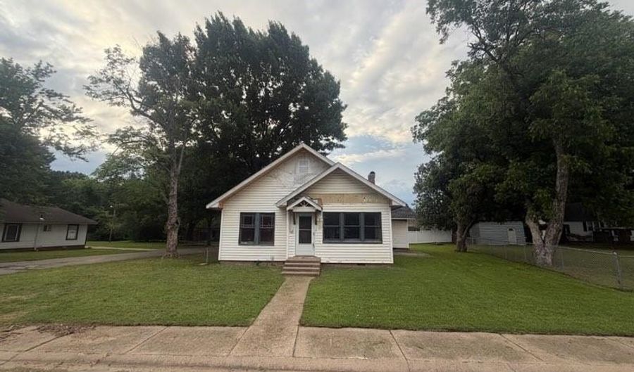 118 Ash St, Alma, AR 72921 - 3 Beds, 3 Bath