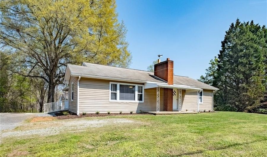 3283 US Highway 64, Advance, NC 27006 - 2 Beds, 2 Bath