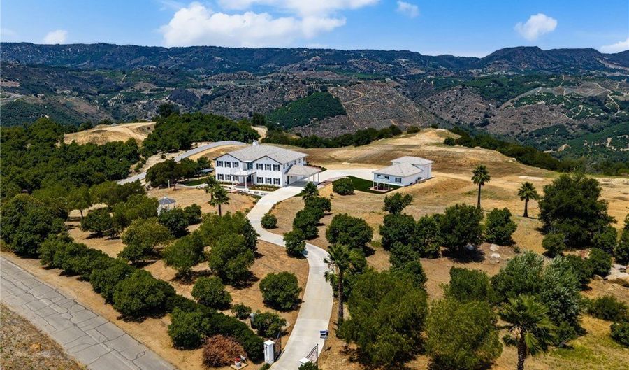 22252 Monte Rancho Dr, Temecula, CA 92590 - 4 Beds, 4 Bath