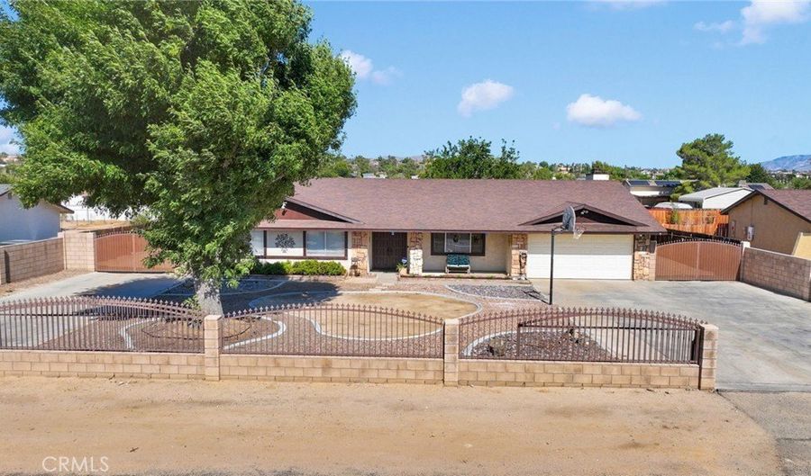13955 Cuyamaca Rd, Apple Valley, CA 92307 - 3 Beds, 2 Bath