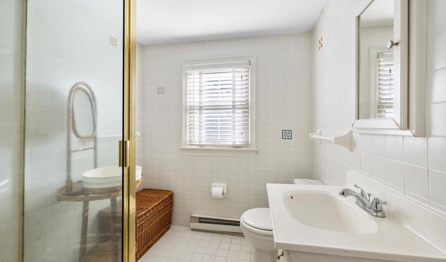 30 N PENNSYLVANIA Ave, Bethany Beach, DE 19930 - 4 Beds, 4 Bath