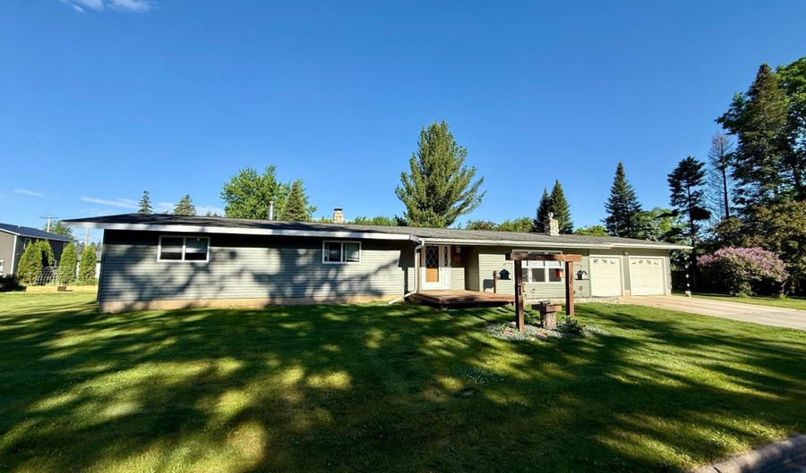 116 WEIX St, Antigo, WI 54409 - 3 Beds, 3 Bath