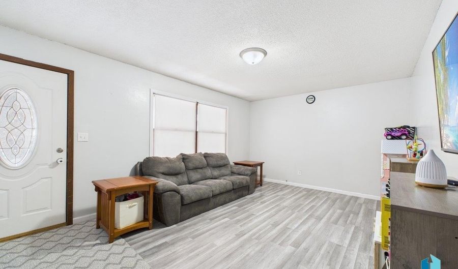 318 Elm Ave, Baltic, SD 57003 - 3 Beds, 2 Bath