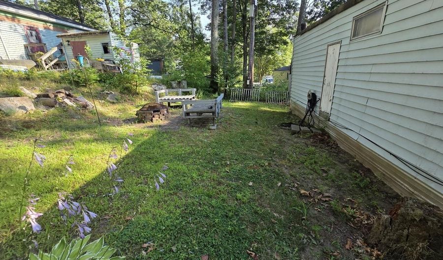 43 Catamount Hill Dr, Allenstown, NH 03275 - 3 Beds, 1 Bath