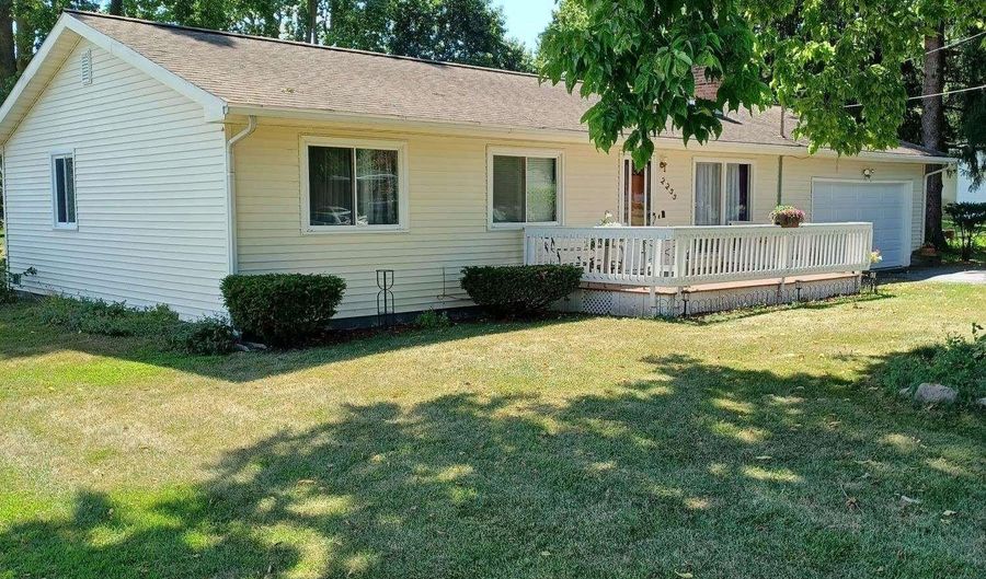 2255 Fairview, Adrian, MI 49221 - 4 Beds, 3 Bath