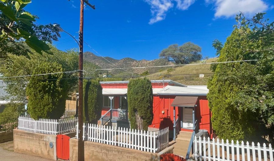 10 LOCKLIN Ave, Bisbee, AZ 85603 - 2 Beds, 1 Bath