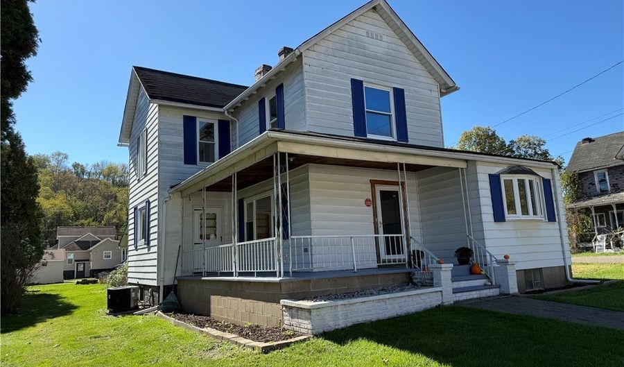 572 W Main St, Adena, OH 43901 - 3 Beds, 1 Bath