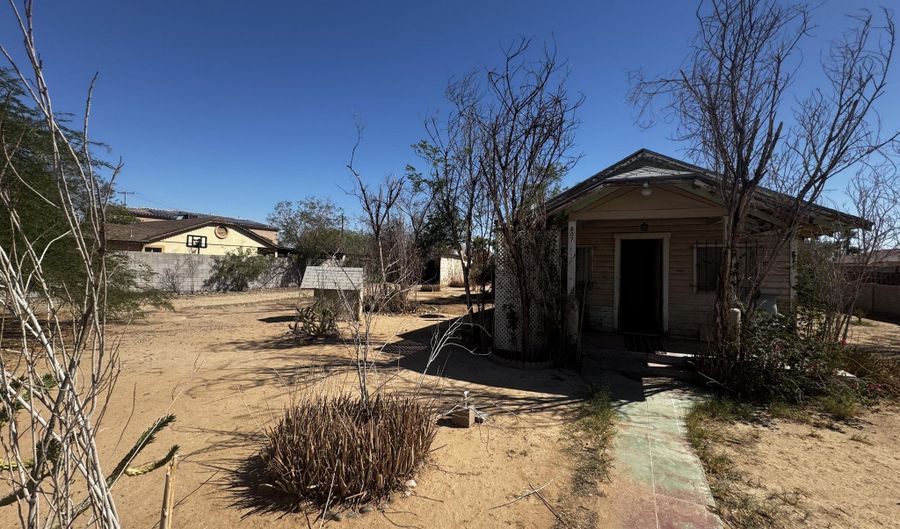 607 S 1ST St, Avondale, AZ 85323 - 2 Beds, 1 Bath