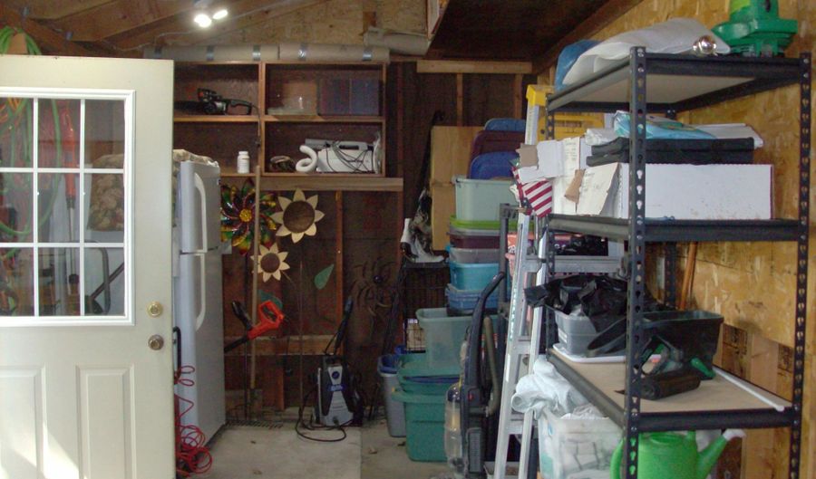 2314 S Hiway 281, Aberdeen, SD 57401 - 3 Beds, 2 Bath