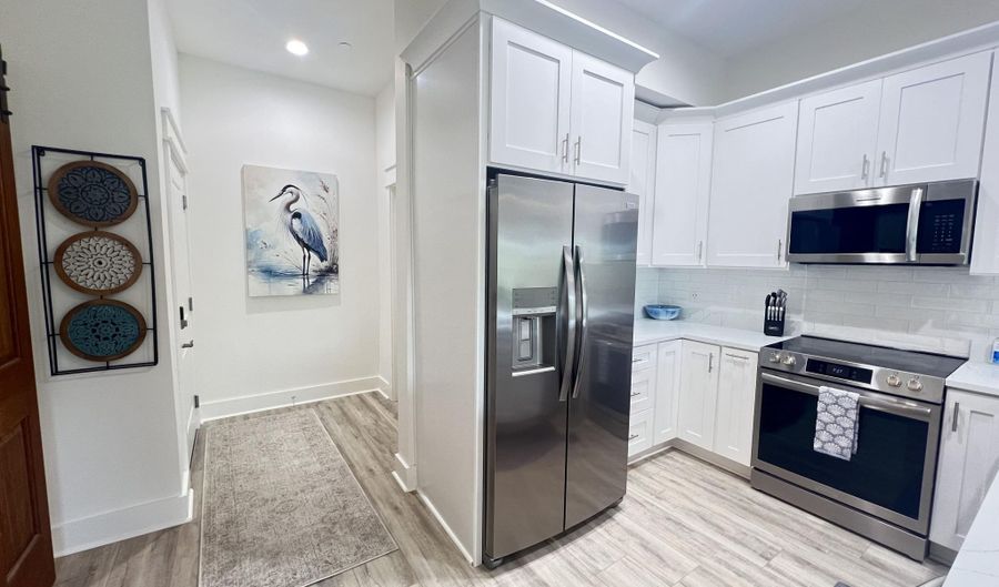 124 Court St 303, Bay St. Louis, MS 39520 - 1 Beds, 2 Bath