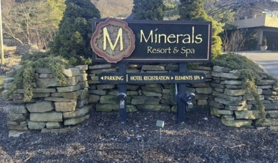 2 Chamonix Dr 103, Alloway, NJ 07462 - 1 Beds, 1 Bath