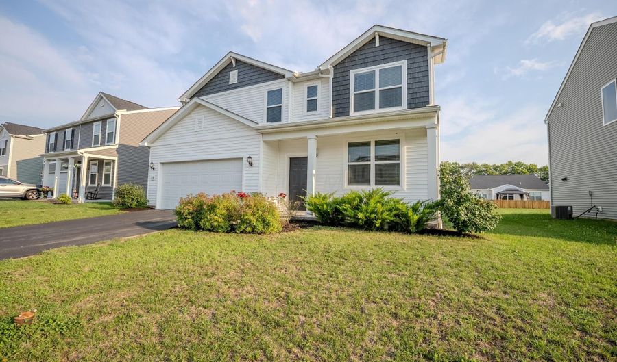 319 Honeysuckle St, Ashville, OH 43103 - 3 Beds, 3 Bath