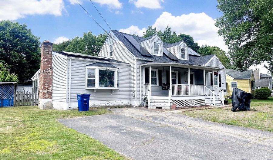29 Hooker Rd, Bridgeport, CT 06610 - 3 Beds, 3 Bath