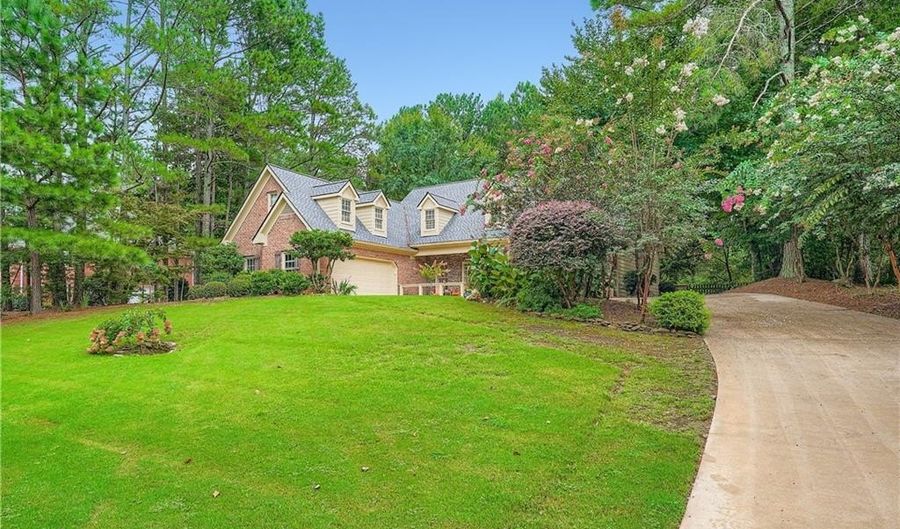 4750 Hamptons Dr, Alpharetta, GA 30004 - 3 Beds, 3 Bath
