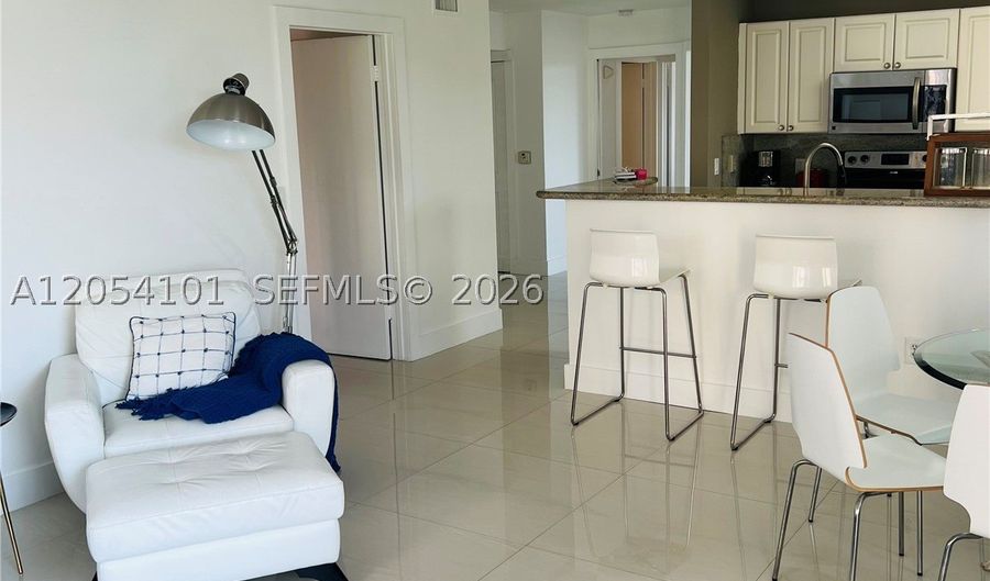 19901 E Country Club Dr 2401, Aventura, FL 33180 - 3 Beds, 2 Bath