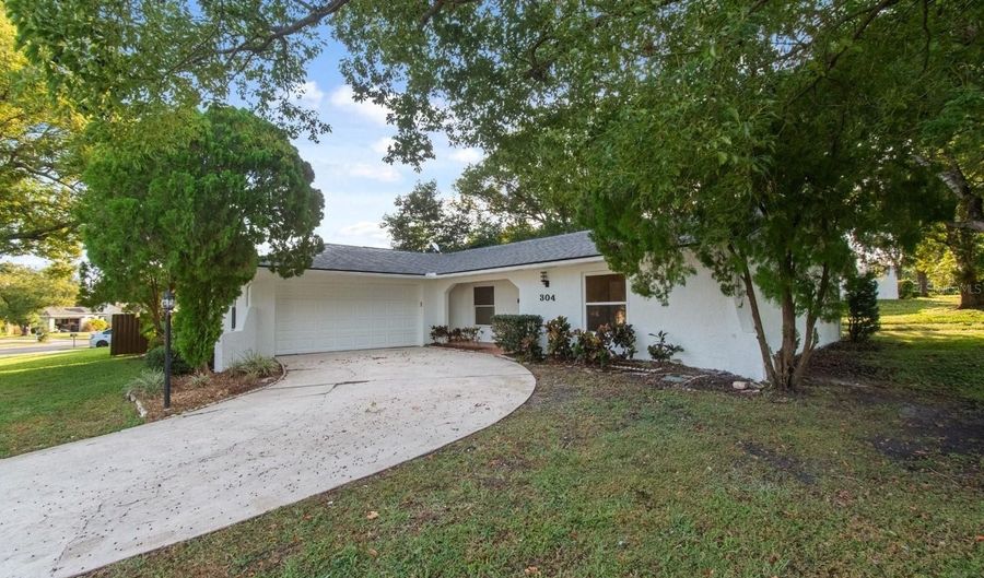 304 BARCLAY Ave, Altamonte Springs, FL 32701 - 3 Beds, 2 Bath