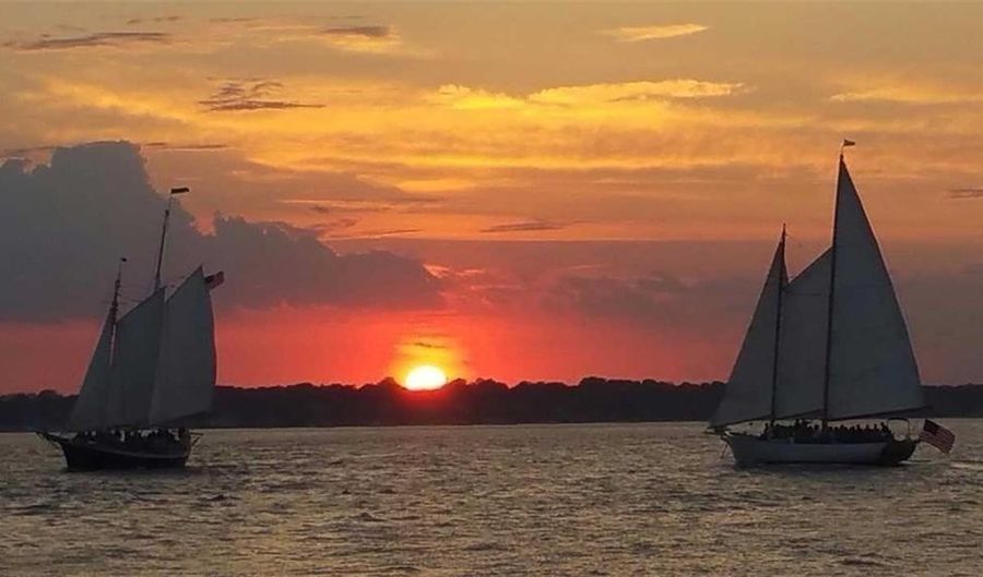 25 Algonquin Dr, Middletown, RI 02842 - 4 Beds, 2 Bath