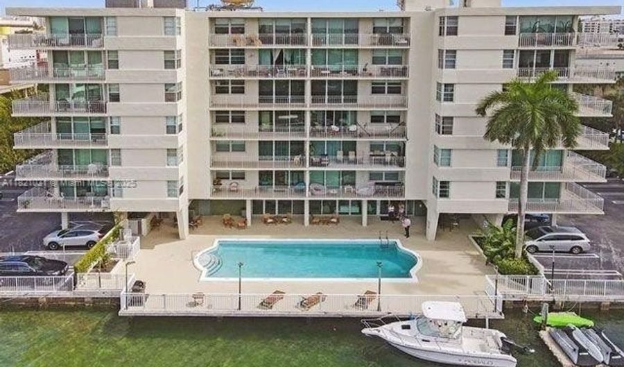 9500 W Bay Harbor Dr 2G, Bay Harbor Islands, FL 33154 - 1 Beds, 2 Bath