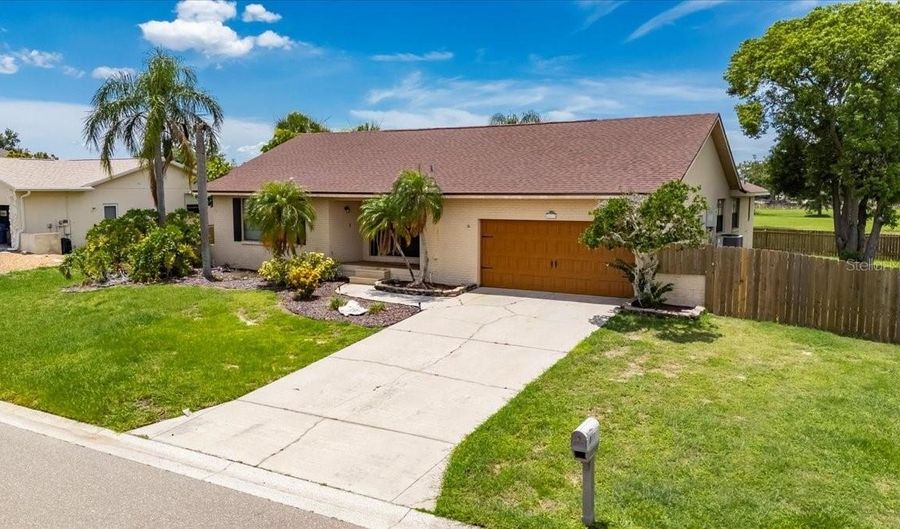 811 EAGLE Ln, Apollo Beach, FL 33572 - 3 Beds, 2 Bath