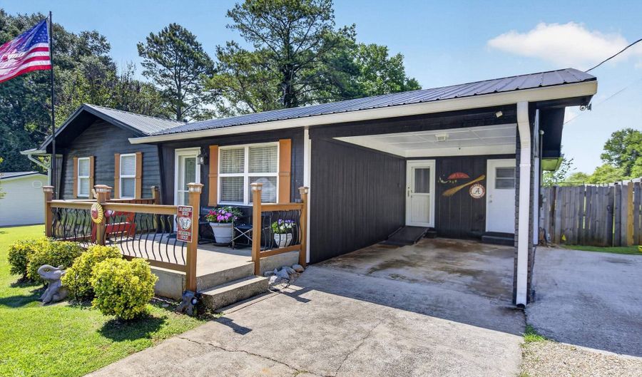 726 BERNARD COUCH Dr, Anniston, AL 36207 - 3 Beds, 2 Bath