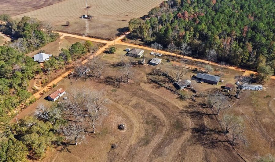 31077 Johnson Rd, Andalusia, AL 36421 - 2 Beds, 2 Bath