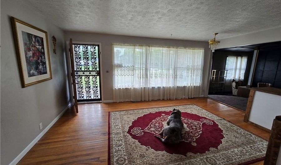 1020 N Church St, Austin, IN 47102 - 4 Beds, 2 Bath