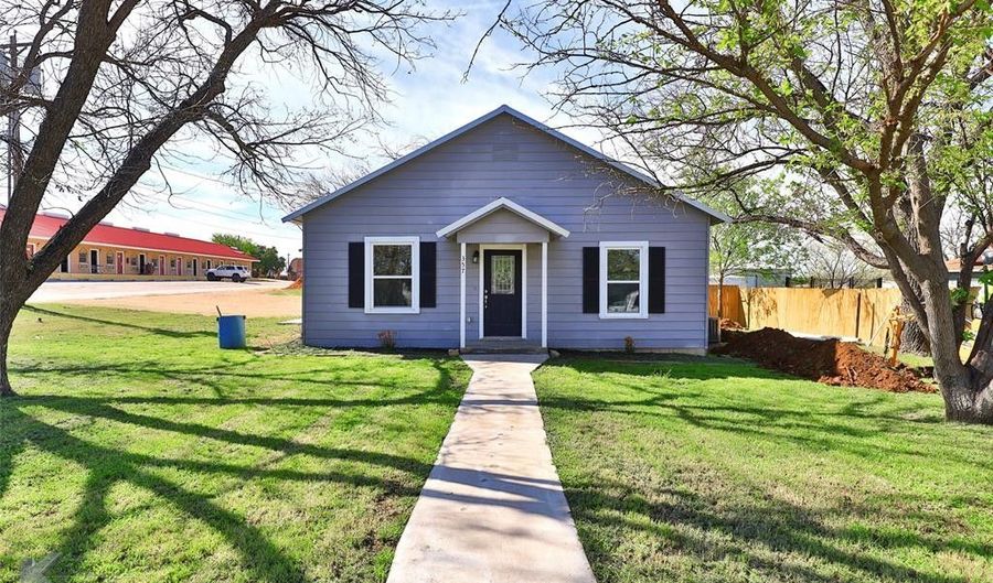 357 Greer St, Albany, TX 76430 - 2 Beds, 2 Bath