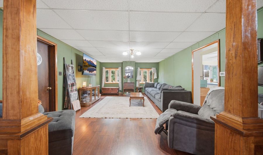 22 N Metcalf Ave, Amboy, IL 61310 - 4 Beds, 2 Bath