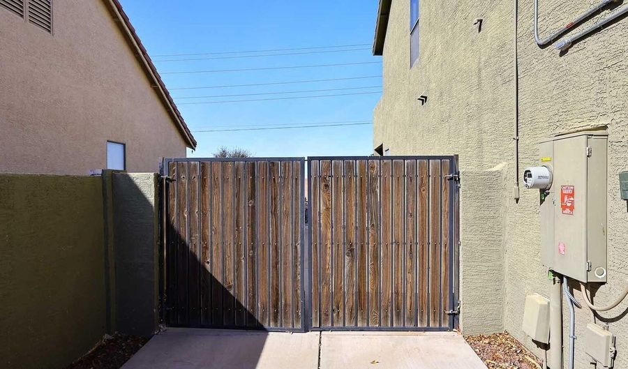 1765 N AGAVE St, Casa Grande, AZ 85122 - 5 Beds, 3 Bath