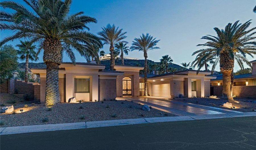 1665 Liege Dr, Henderson, NV 89012 - 5 Beds, 4 Bath