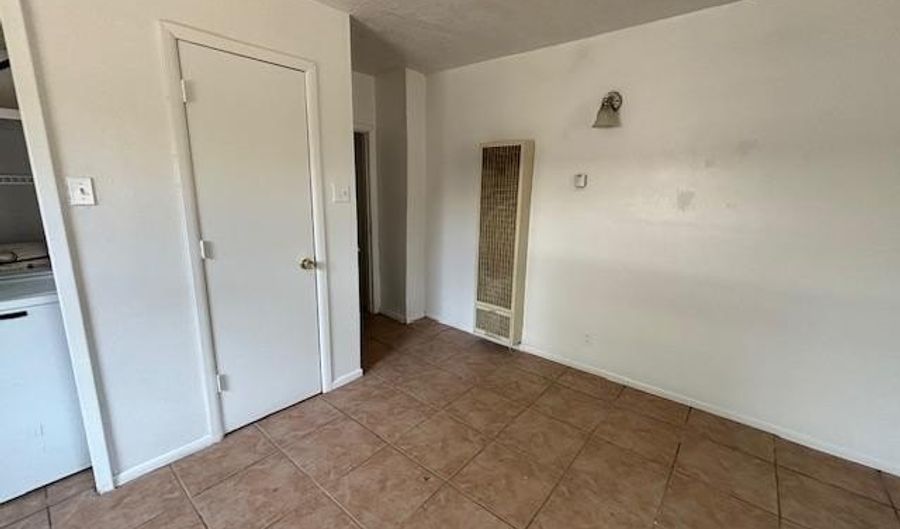 530 Gabaldon Rd B, Belen, NM 87002 - 1 Beds, 1 Bath