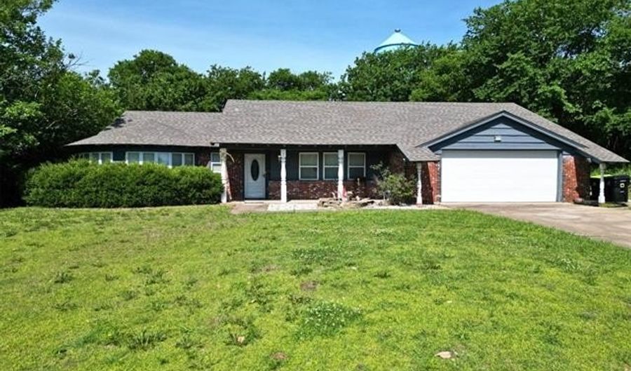 1005 S Broadway, Ada, OK 74820 - 3 Beds, 3 Bath