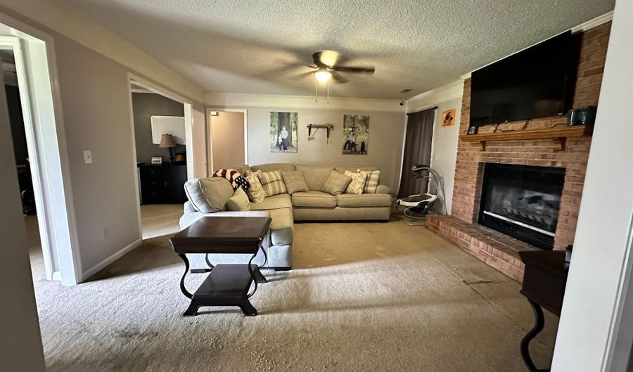1810 Chickasaw, Albertville, AL 35950 - 3 Beds, 2 Bath