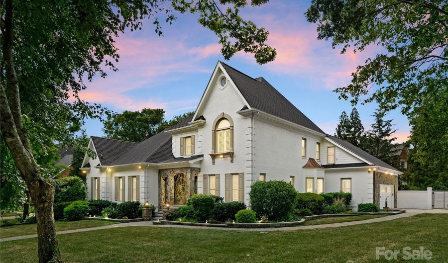 4208 Black Sycamore Dr, Charlotte, NC 28226 - 4 Beds, 5 Bath