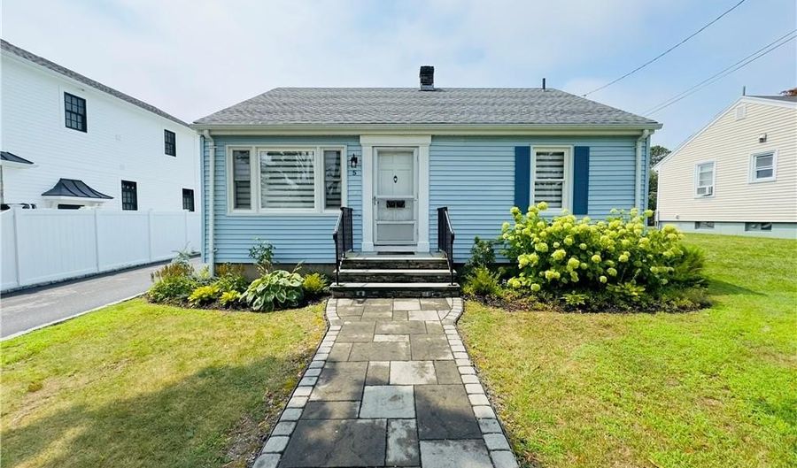 5 Holten Ave, Newport, RI 02840 - 3 Beds, 1 Bath