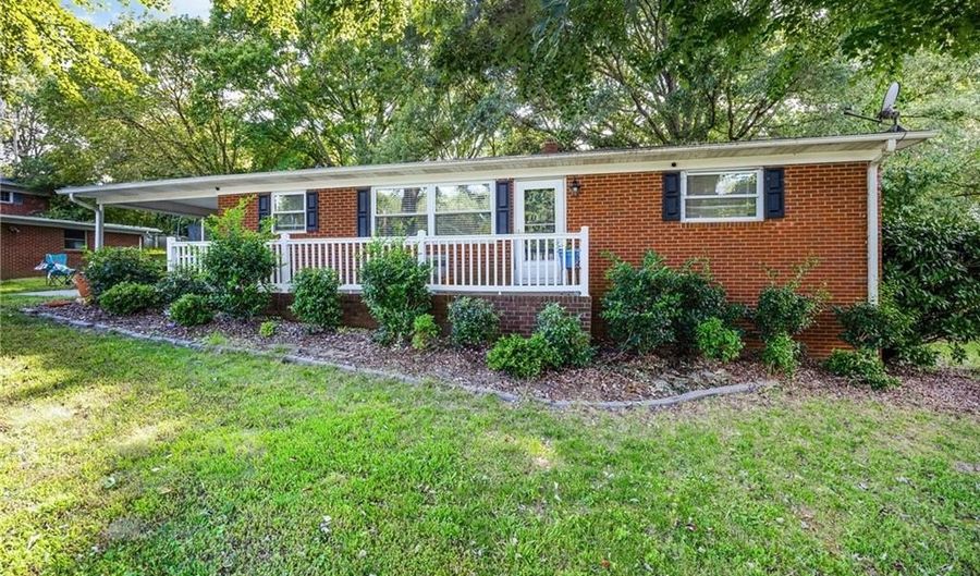 2109 Lamar Dr, Asheboro, NC 27203 - 3 Beds, 1 Bath