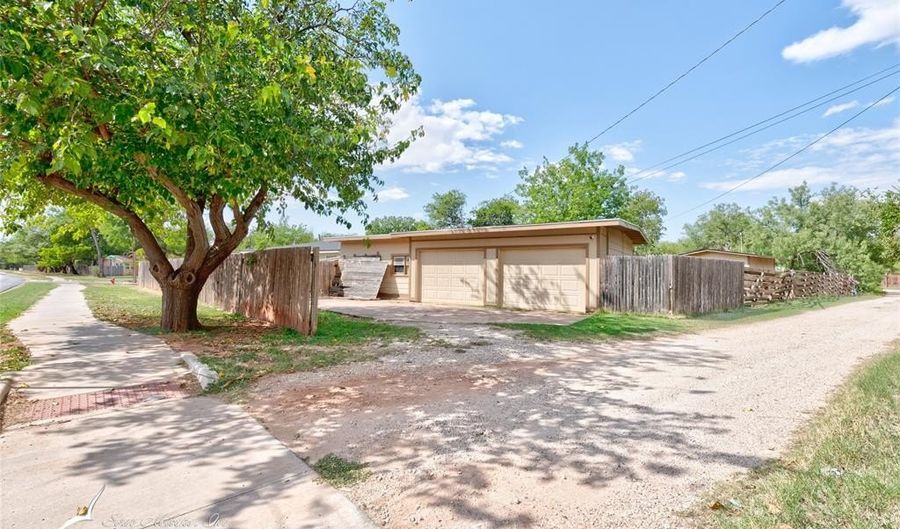 4102 Hartford St, Abilene, TX 79605 - 3 Beds, 2 Bath